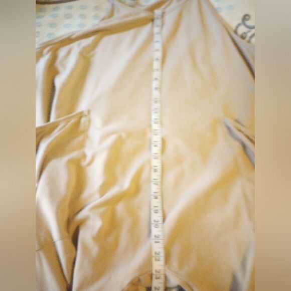 Oversized spaghetti strap romper with large front pockets and adjustable… - Picture 8 of 9